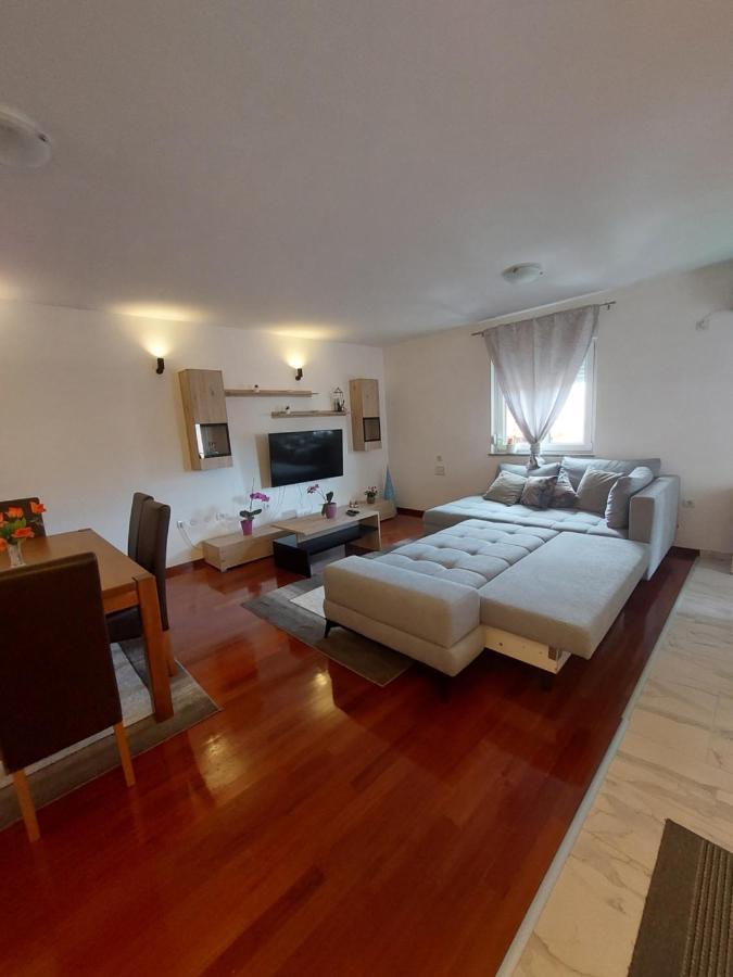 Apartment Violeta Медулин Екстериор снимка